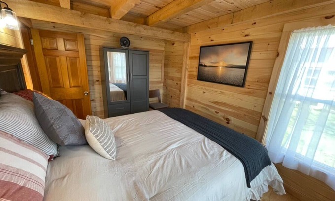 Winthrop Cabin | Newly Remodeled Waterfront Cabin