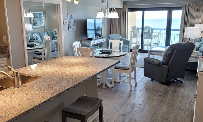 Ash Condo | Newly Renovated Condo