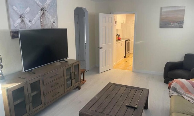 North Central Edmonton Villa | Newly renovated 3 bedroom, 2 bathroom house