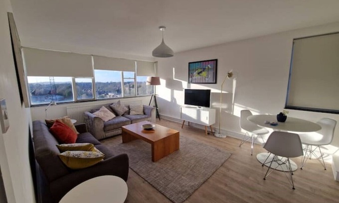 Hendon Apartment | Newly renovated apartment!