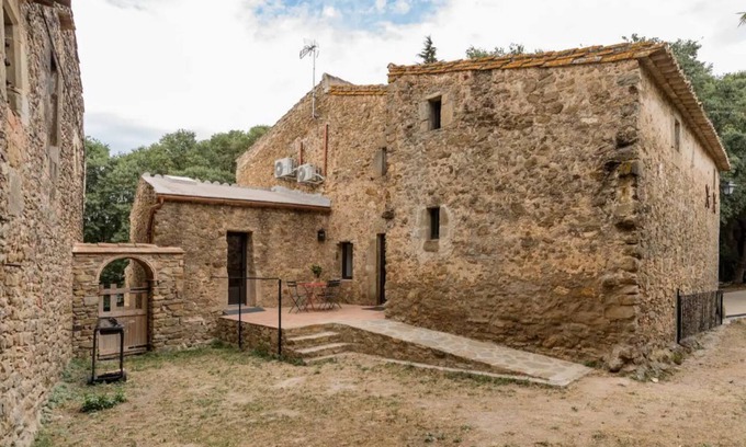 Pins House | Newly renovated country house on a private estate