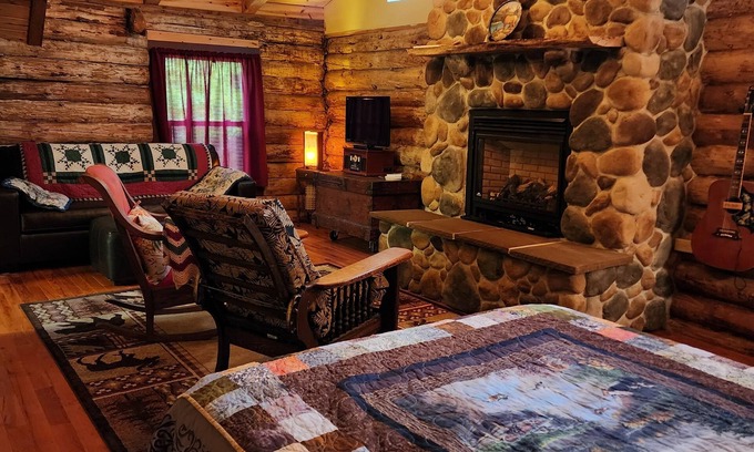 Big Bay House | Newly renovated. Cozy home for a perfect quiet getaway 25 miles from Marquette
