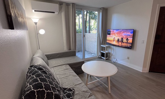 University City Condo | Newly Renovated Cozy Condo in Sunny La Jolla/UTC-San Diego, Fully Furnished!