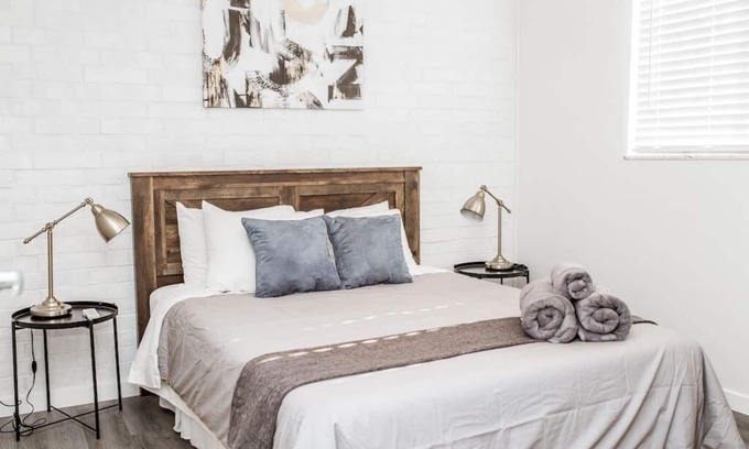 University District Apartment | Newly Renovated(D) OSU/Central ❤Near EVERYTHING!