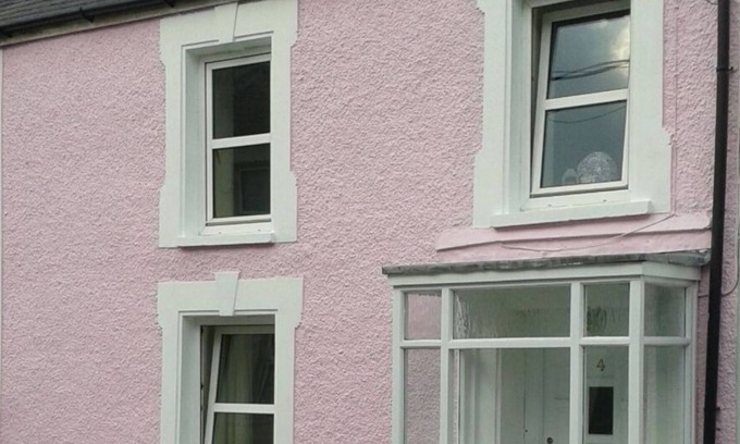 New Quay Cottage | Newly renovated dog friendly cottage with spectacular sea views