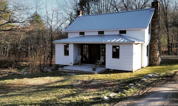 Sandyston House | Newly Renovated Historic Farmhouse on a quiet Country Lane