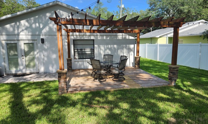 Tampa House | Newly Renovated Home Near MacDill/Ballast Point! Walk to Gadsden Park!