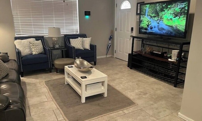 Big Spring House | NEWLY RENOVATED HOME with high speed WiFi, gourmet kitchen, outdoor grilling.