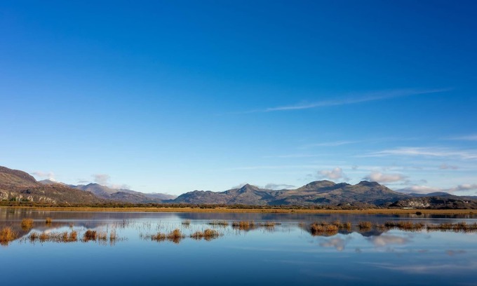 Porthmadog House | Newly-renovated, mid-terrace cottage in Porthmadog