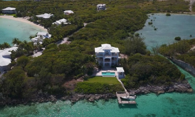 George Town House | Newly Renovated, Waterfront Luxury Villa unlike any other.