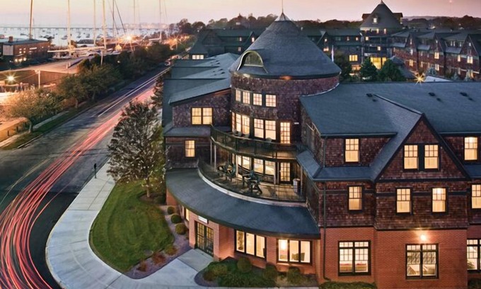 The Point Condo | Newport - Wyndham Long Wharf - downtown location
