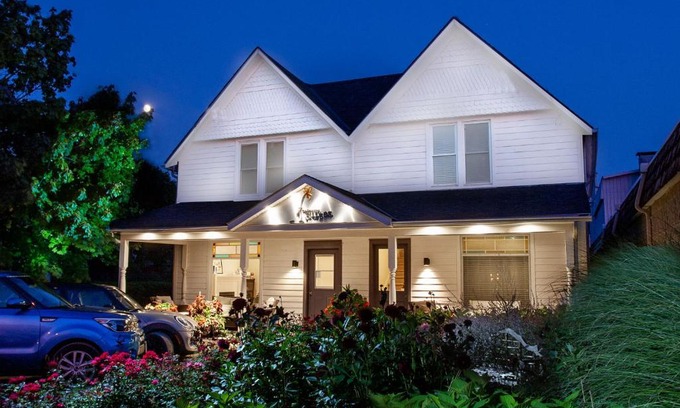 Wellington House | Newsroom Suites