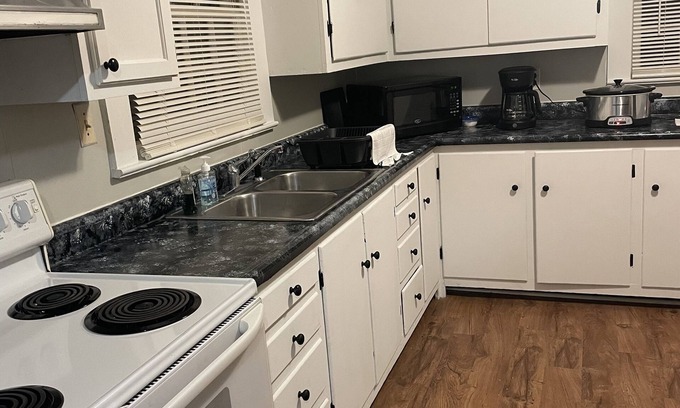Cunningham House | Next door to Wildlife Mgmt Area. Full kitchen, washer/dryer.