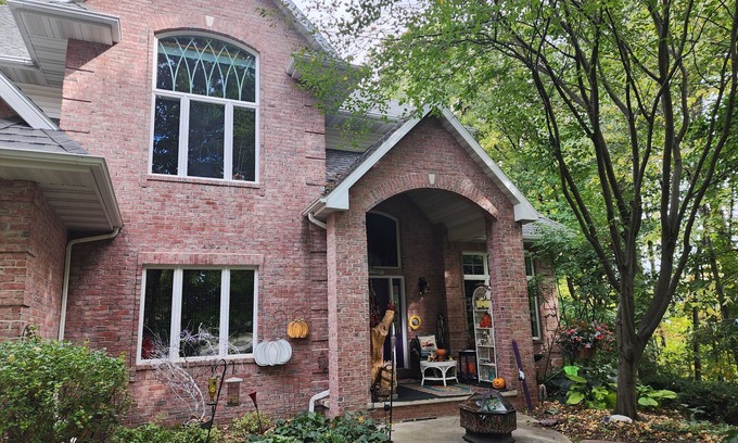 Kaukauna House | NFL Draft - 4-bedroom 2 1/2 bath estate 22 miles to Lambeau Field - Kaukauna, WI