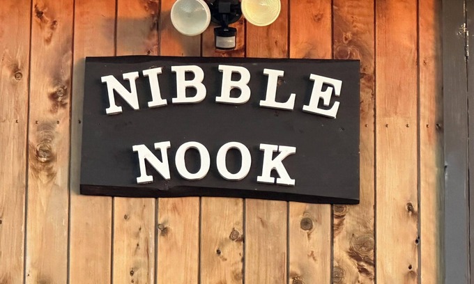 Richmond Downs Cottage | Nibble Nook Farm Cottage