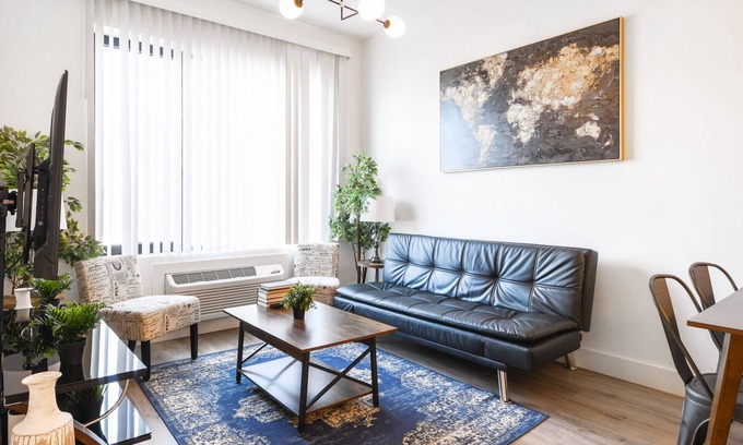 Elizabeth Apartment | Nice 1BR next to EWR 3956