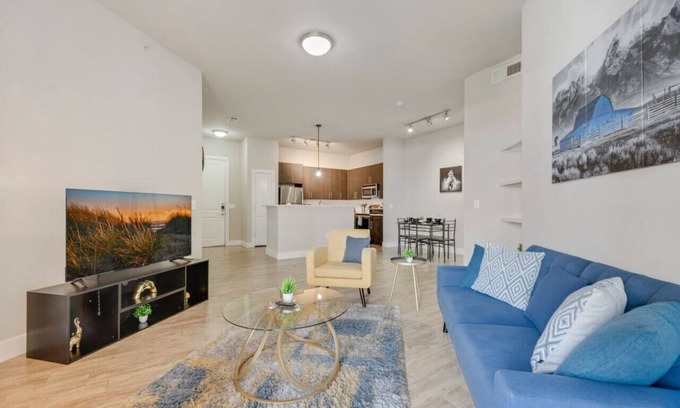 Dallas Apartment | Nice 2BR I Pool I Gym I Free Parking I Workspace