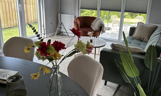 Petten Ski Chalet | Nice and new cozy furnished chalet for 4 people, 800 meters from the beach.