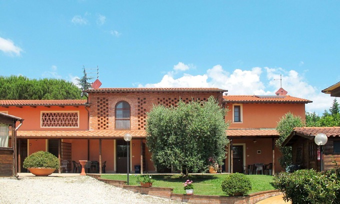 Orentano Apartment | Nice apartment for 7 guests with pool, A/C, WIFI, TV, patio and parking