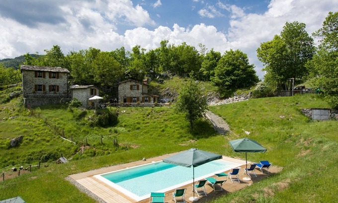 Fabbriche di Vallico Villa | Nice apartment in villa for 6 guests with pool, WIFI, TV, patio, pets allowed and parking
