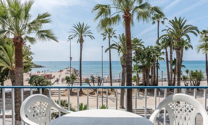 Sitges Town Center Apartment | Nice apartment facing the beach in the center of Sitges fully equipped