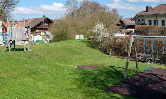 Spiez Apartment | Nice apartment for 2 people with WIFI, TV, balcony and parking