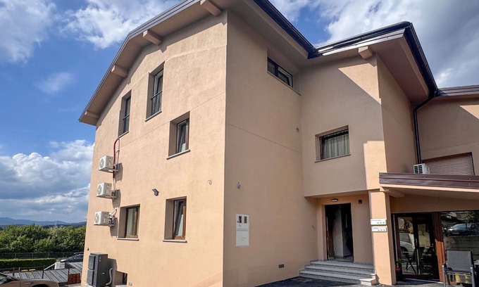 Postojna Apartment | Nice apartment for 4 people with A/C, WIFI, TV, panoramic view and parking