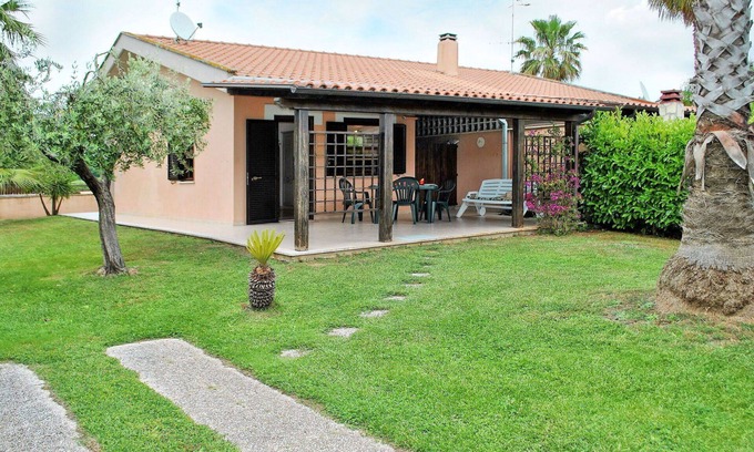 Fondi Apartment | Nice apartment for 6 guests with WIFI, A/C, TV, terrace, pets allowed and parking