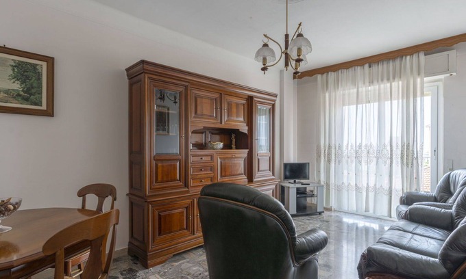 Vallecrosia Apartment | Nice apartment for 5 guests with WIFI, TV, balcony, pets allowed and parking