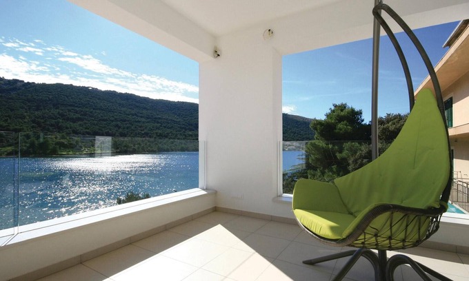 Grebastica Apartment | Nice apartment in Grebastica with WiFi