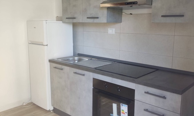 Punta Marina Apartment | Nice apartment in small villa with large garden near the sea