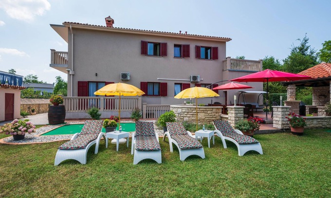 Santalezi Apartment | Nice apartment in Nedescina with WiFi