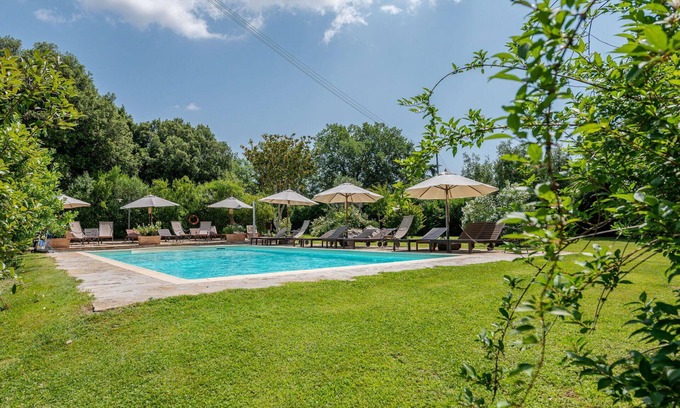 Poggi del Sasso Villa | Nice apartment in villa for 2 guests with A/C, pool, WIFI, TV, patio, pets allowed and parking
