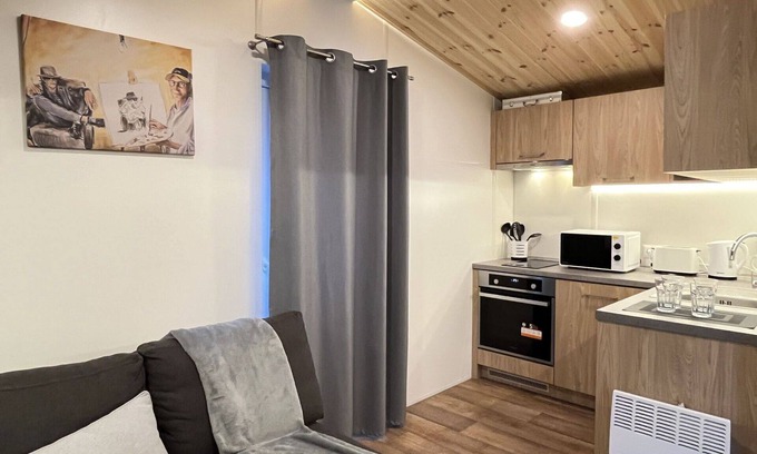 Wemding House | Nice apartment in villa for 4 guests with WIFI, TV, terrace and parking