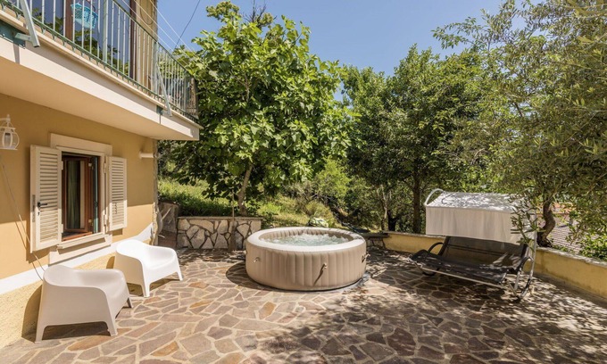 Roccagiovine Apartment | Nice apartment with hot tub, WIFI, TV, terrace, pets allowed, panoramic view and parking