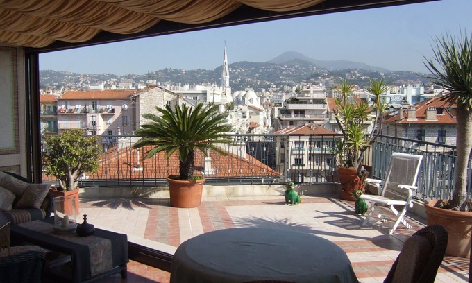 Liberation Apartment | Nice apartment with a beautiful view to the mountains around Nice