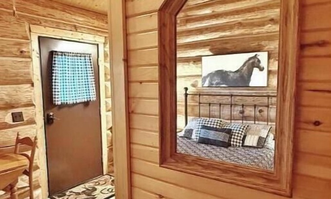 Squires Cabin | Nice cabin overlooking the water and close to Glade Top Trail