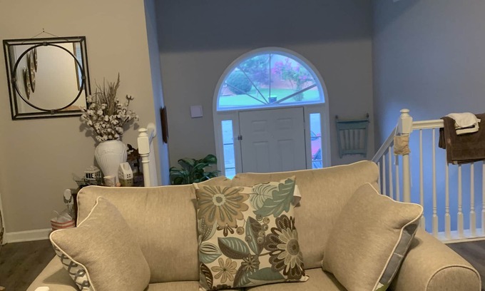 Fayetteville House | Nice clean spacious bedroom close to restaurant,bars,airport, downtown Atlanta