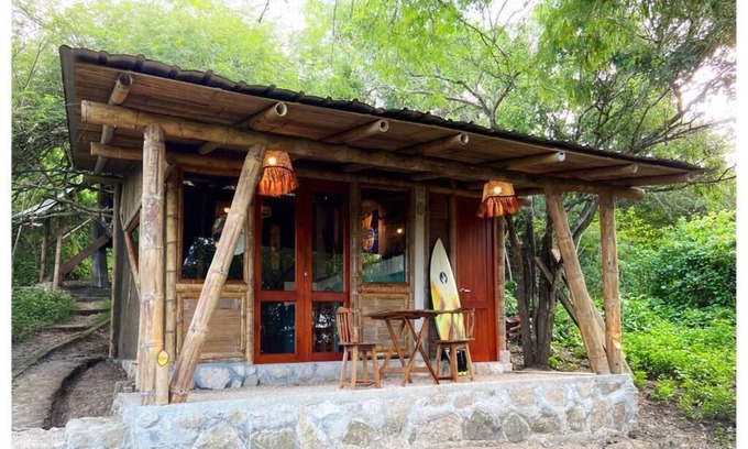 Olon Cottage | Nice cottage in a hill in middle of nature near the beach