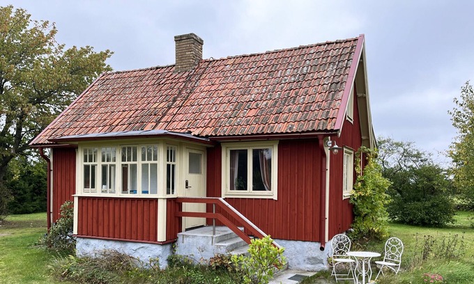 Bergkvara House | Nice cottage located close to a bay in Skäppevik I SE05046