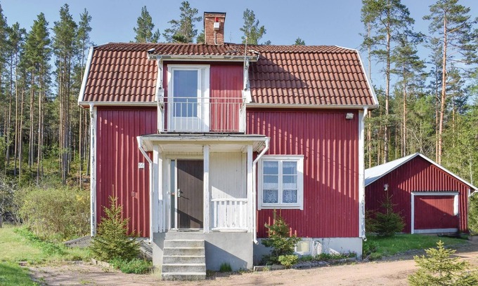 Bruzaholm House | Nice home in Bruzaholm with kitchen