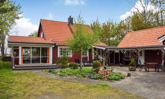 Fjalkinge House | Nice home in Fjälkinge with kitchen