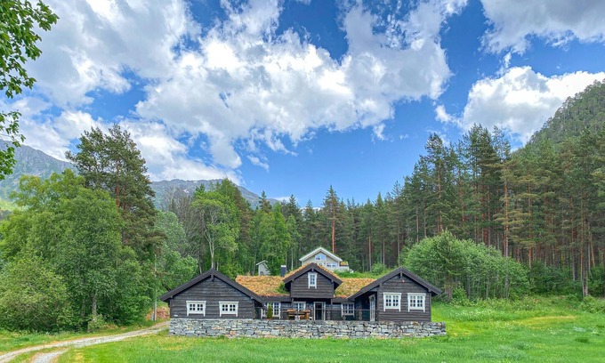 Volda House | Nice home in Folkestad with sauna