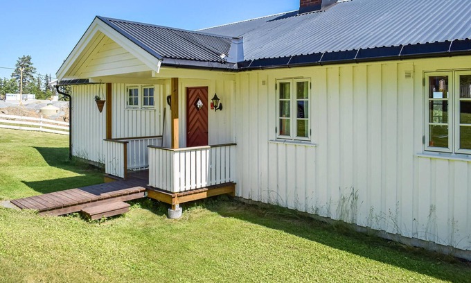 Gjovik House | Nice home in Hunndal with lake view