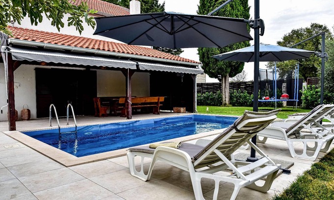 Murvica House | Nice home in Smokovic with WiFi