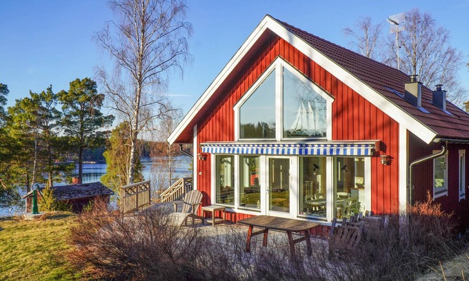 Vato House | Nice home in Väto with house sea view
