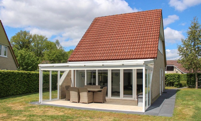 Vlagtwedde House | Nice home in Vlagtwedde with kitchen