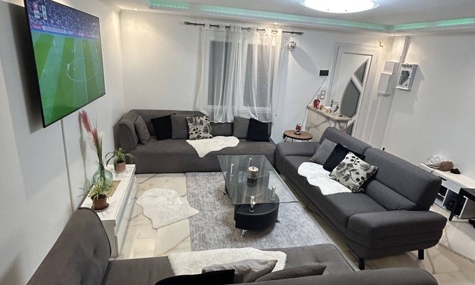Les Mureaux Apartment | Nice relaxing apartment in a suburban area in les mureaux