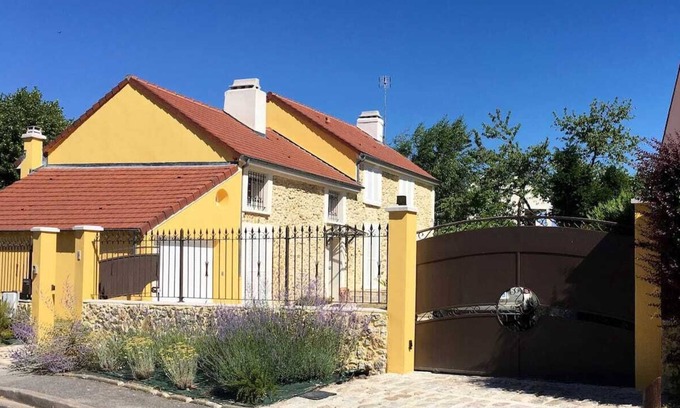 Marolles-en-Brie House | Nice renovated studio between Paris and Disneyland