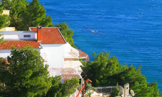 Marusici Apartment | Nice Villa Just Above The Beach